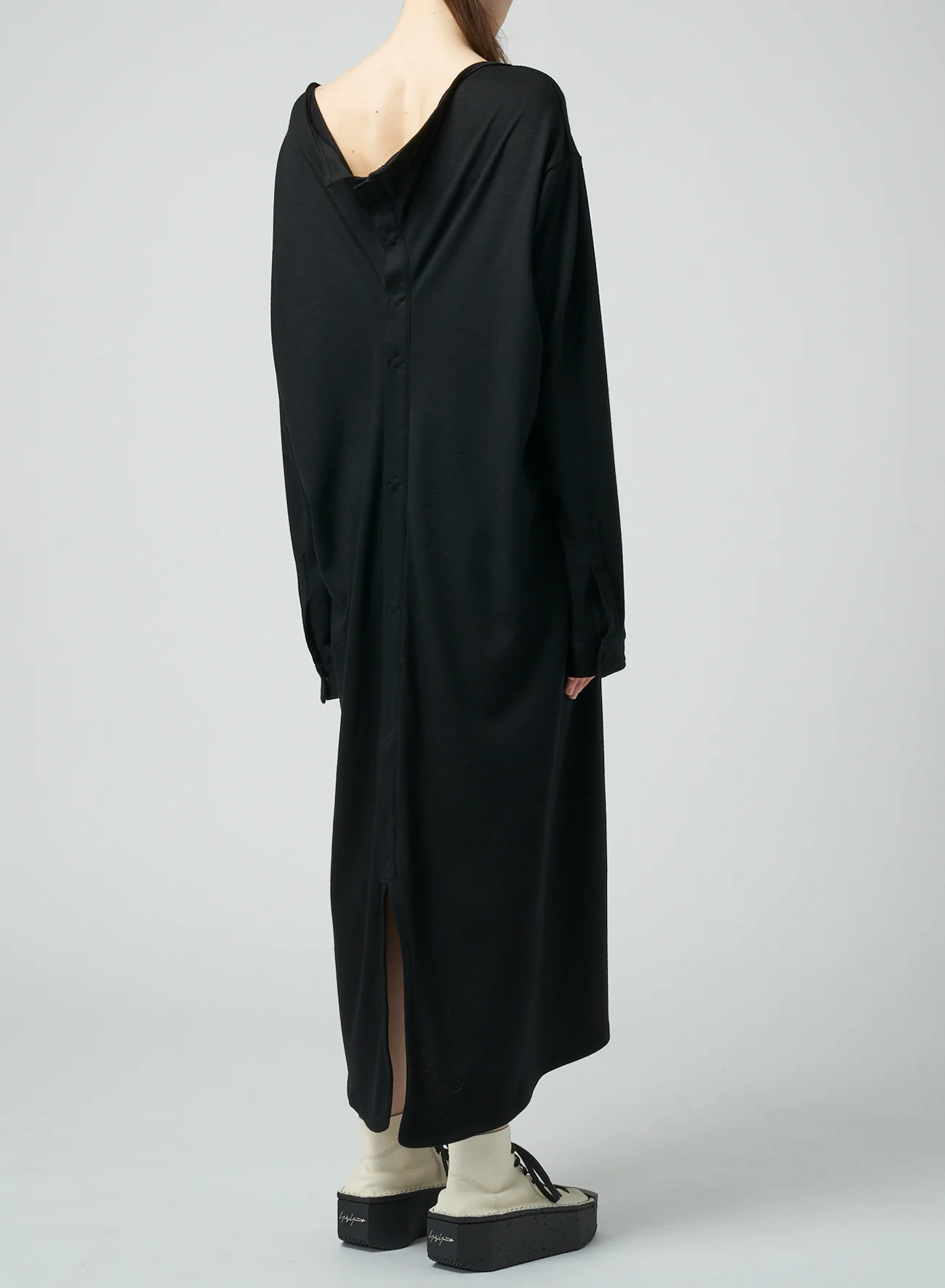 1/60 LUMINARY WOOL BACKSIDE OPENED SHIRT DRESS - Image 6