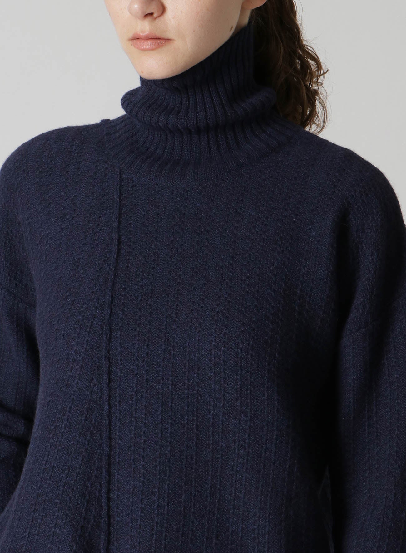 TUCK STITCH ASM FLARE TURTLE NECK PO - Image 6