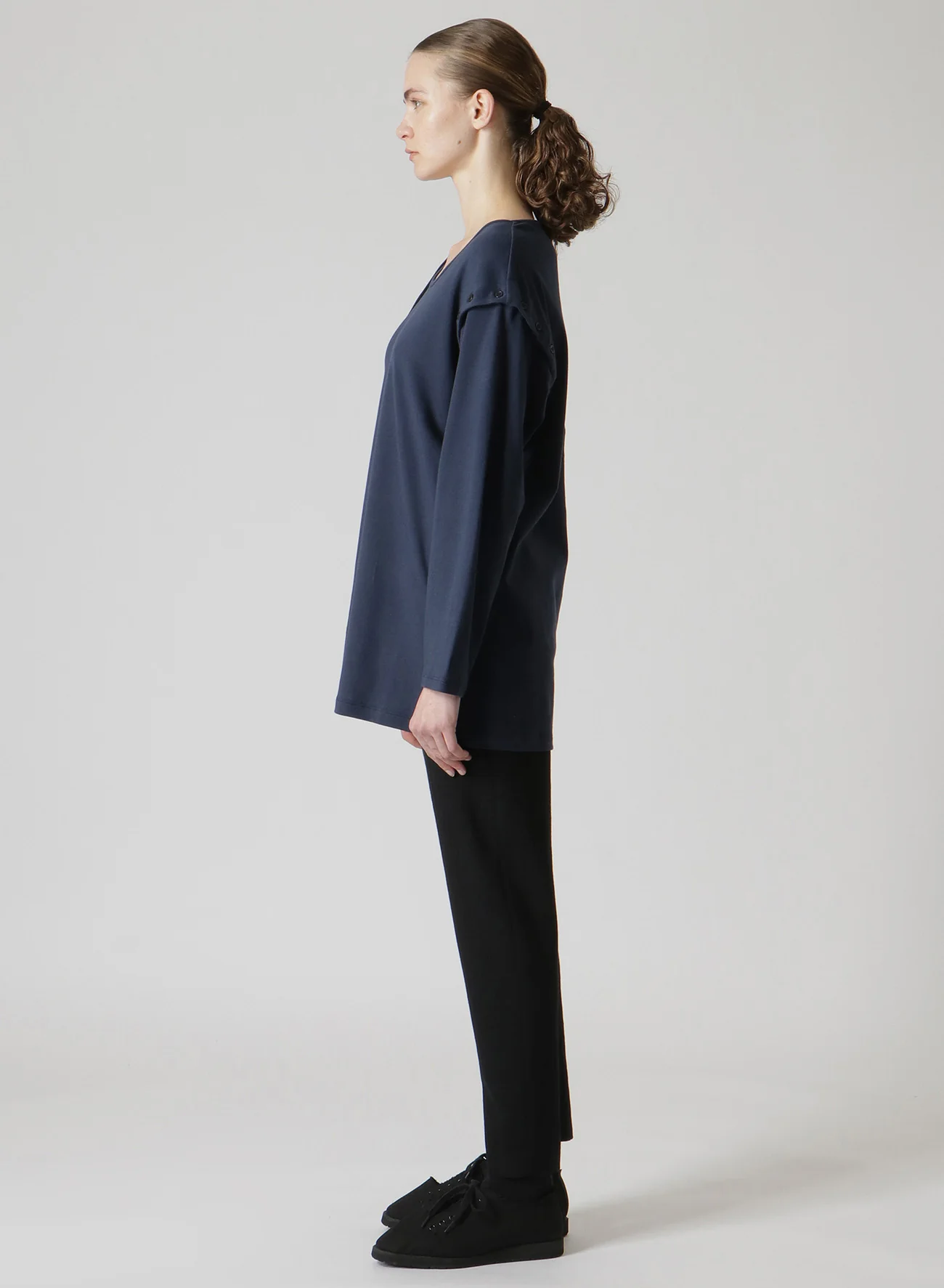 30/- COMBED COTTON LONG SLEEVE T-SHIRT WITH BUTTON-UP SLITS - Image 4