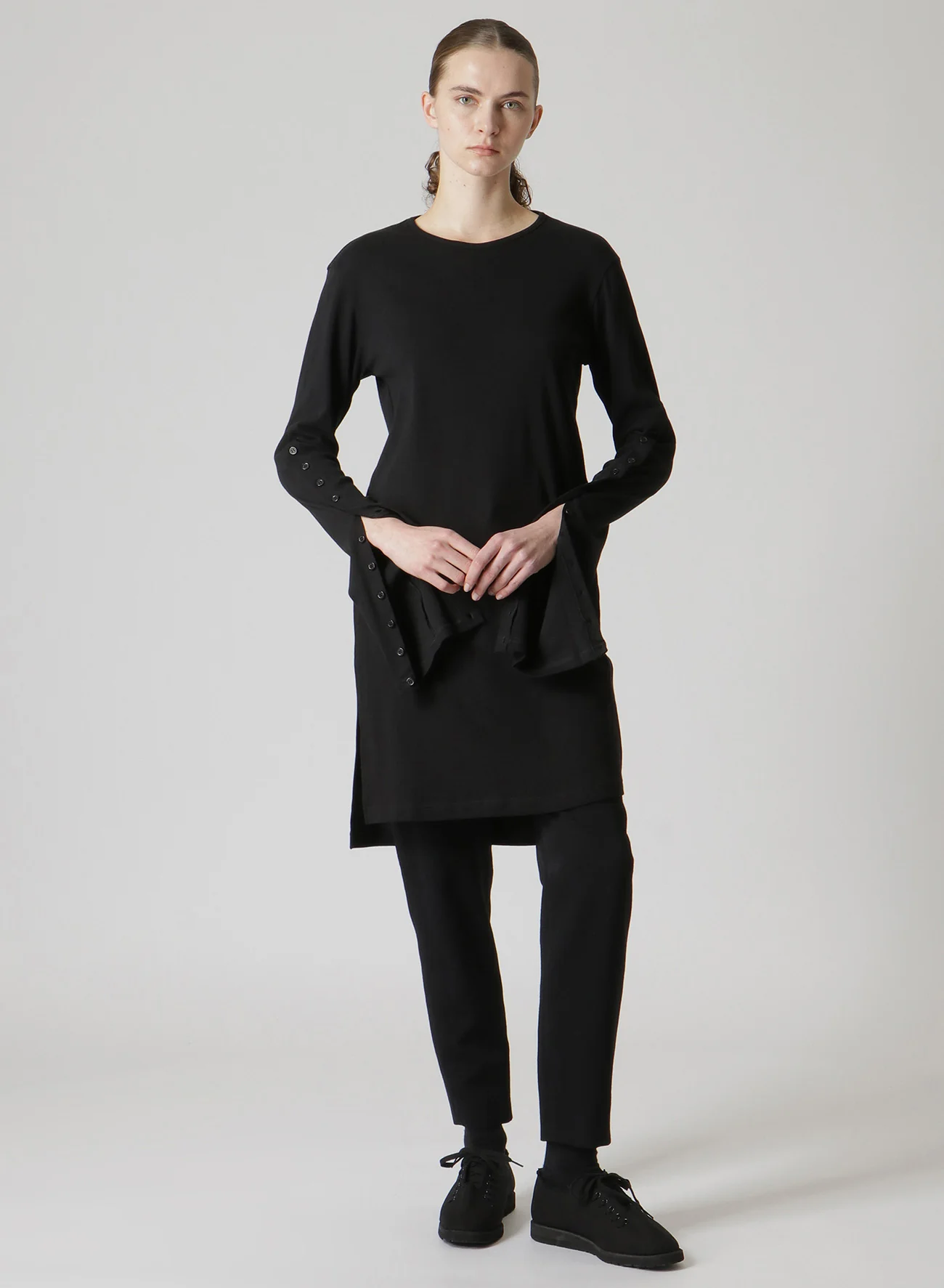 30/- COMBED COTTON LONG SLEEVE T-SHIRT WITH BUTTON-UP SLEEVE SLITS - Image 9