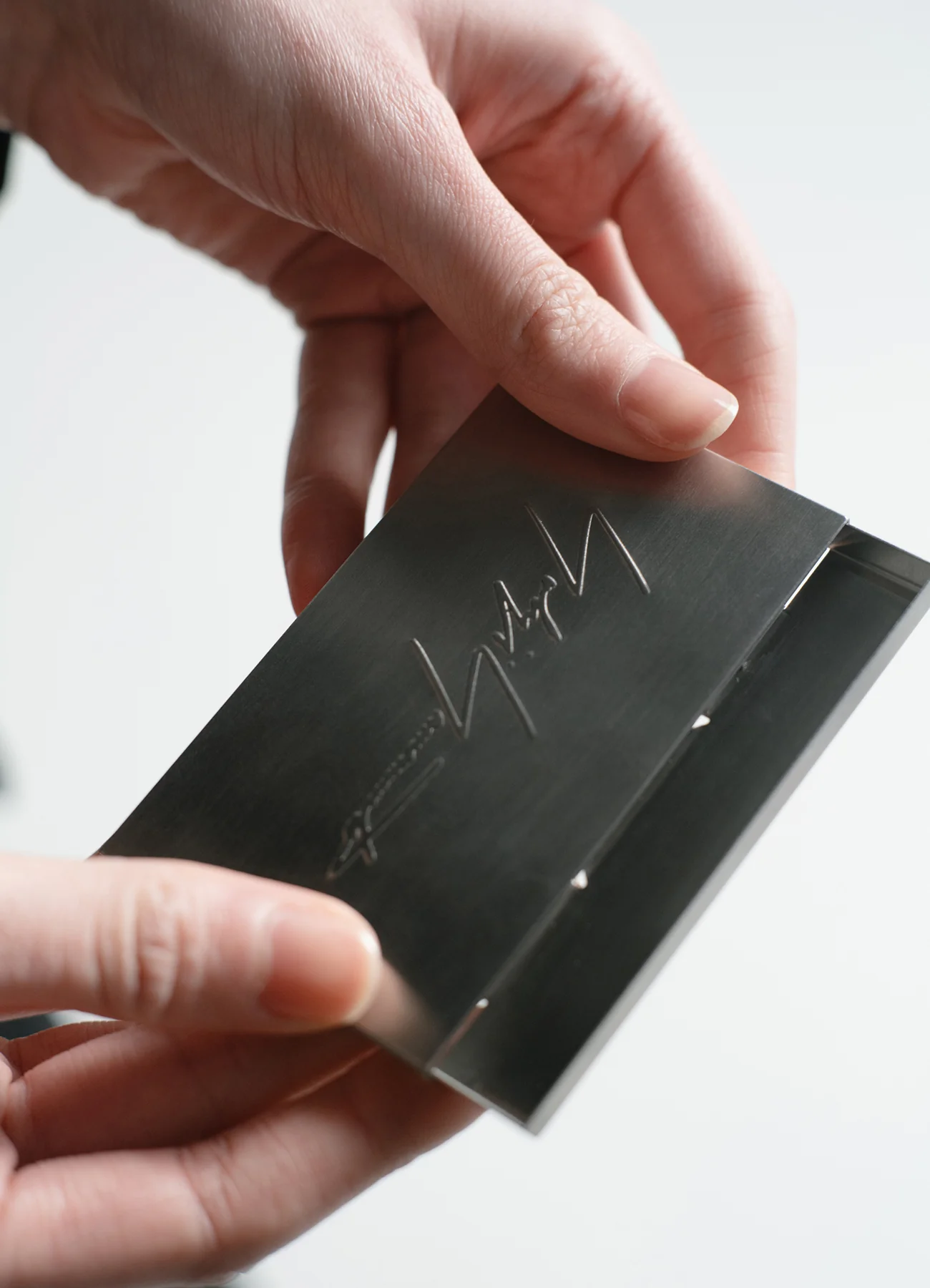 YY CARD HOLDER - Image 8