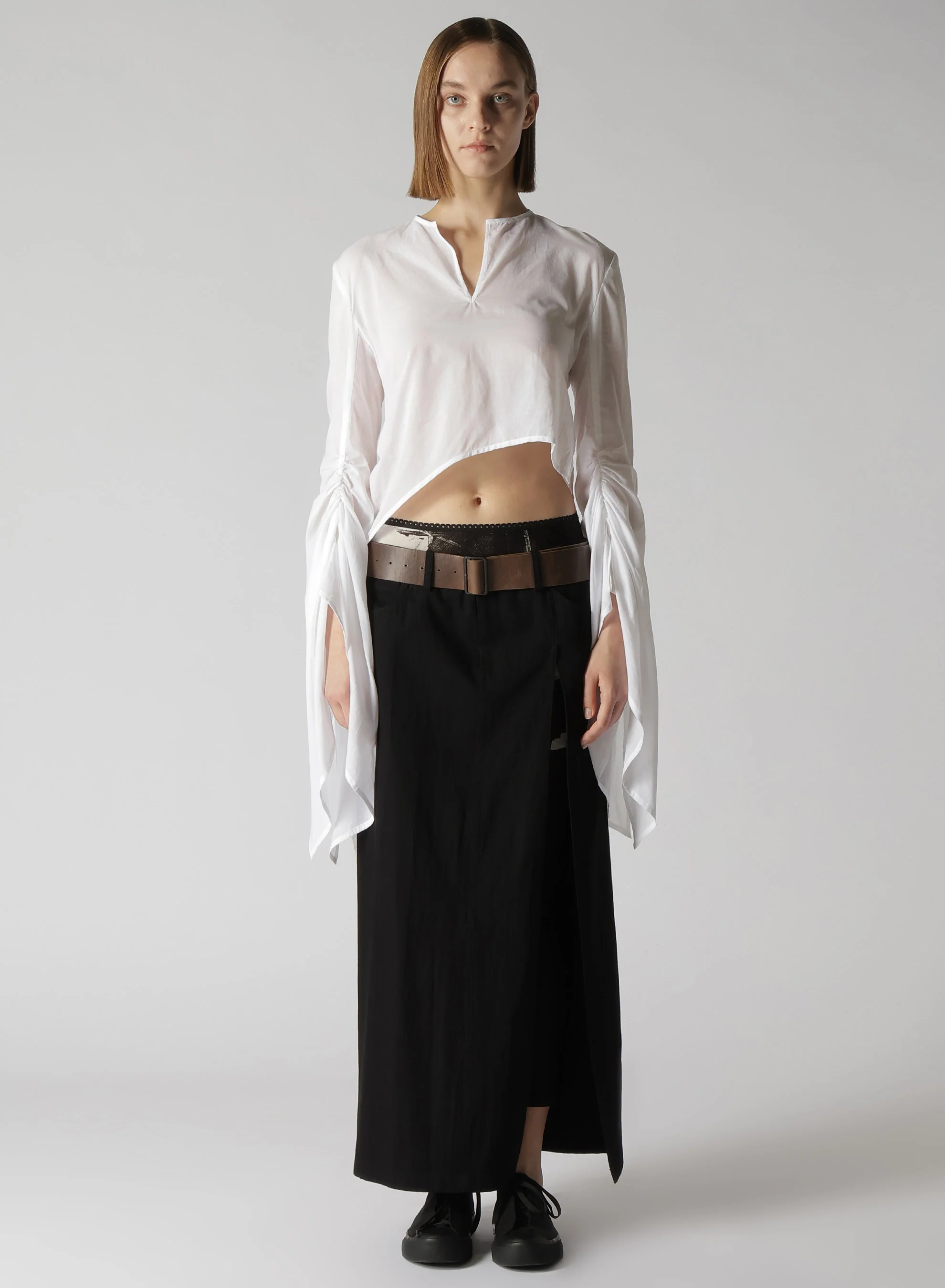 COTTON LAWN ASM SWALLOWTAIL GATHER DETAIL BLOUSE - Image 10