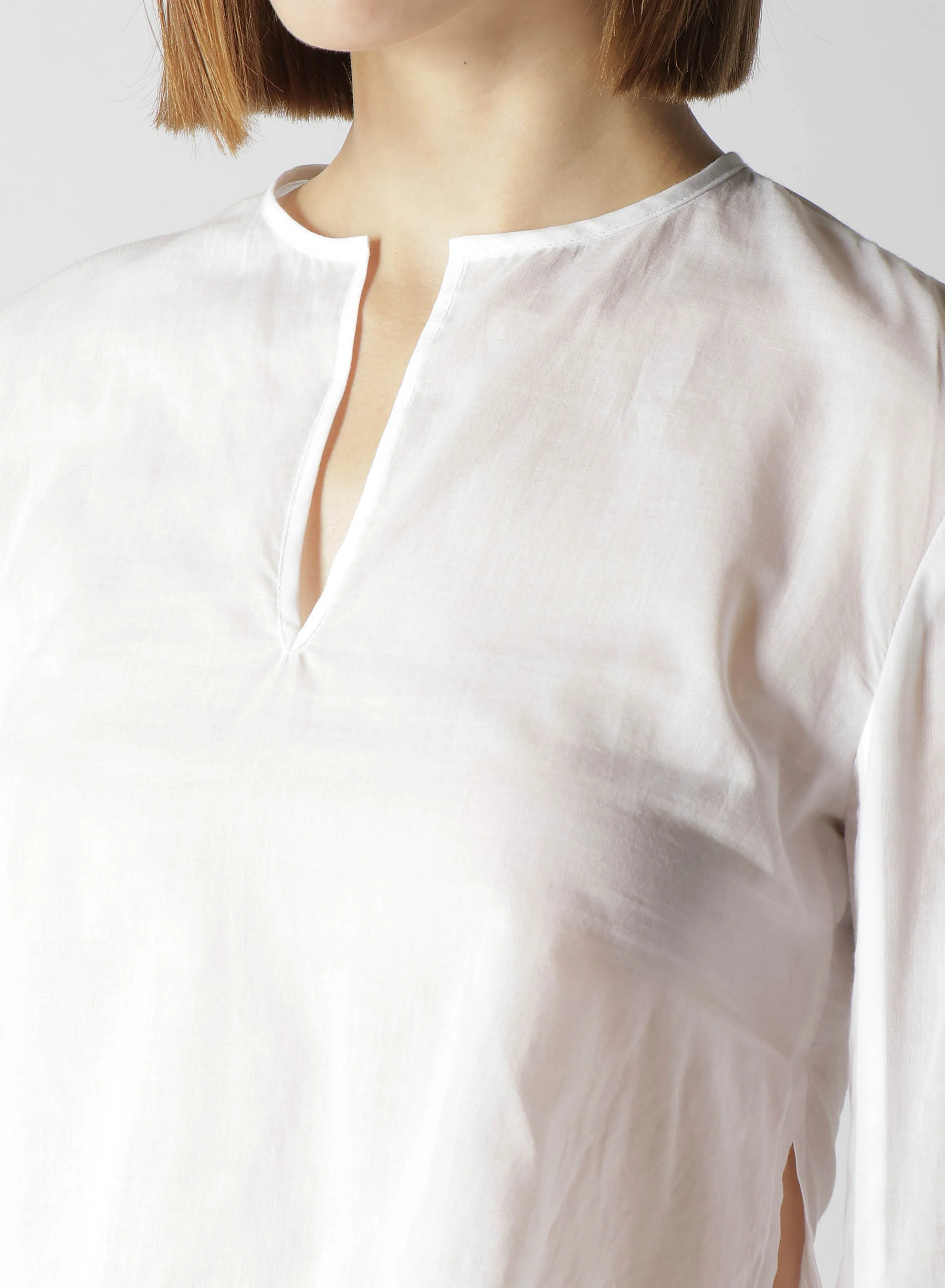 COTTON LAWN ASM SWALLOWTAIL GATHER DETAIL BLOUSE - Image 6