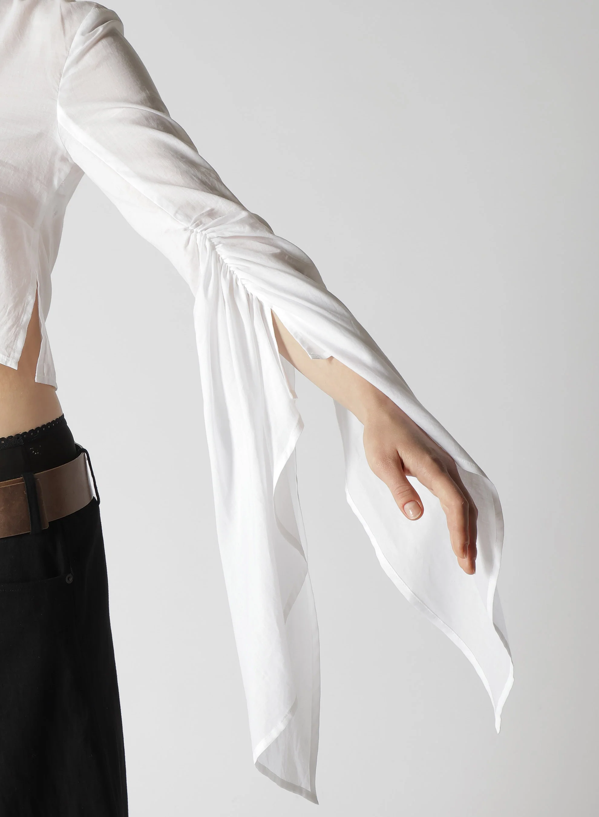 COTTON LAWN ASM SWALLOWTAIL GATHER DETAIL BLOUSE - Image 8