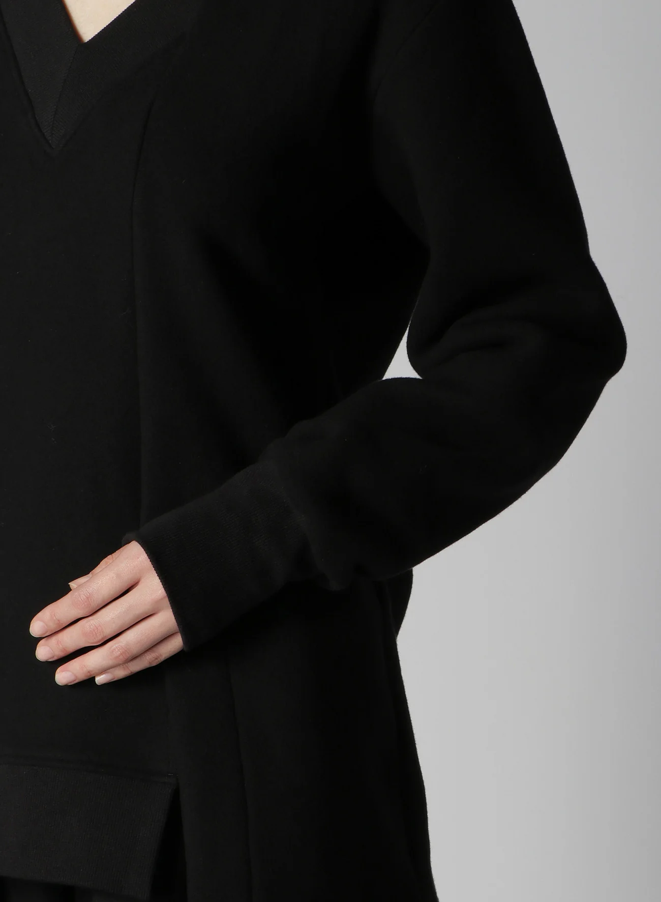 Liy/C BACKSIDE FLEECE R-V NECK COMBINATION - Image 7