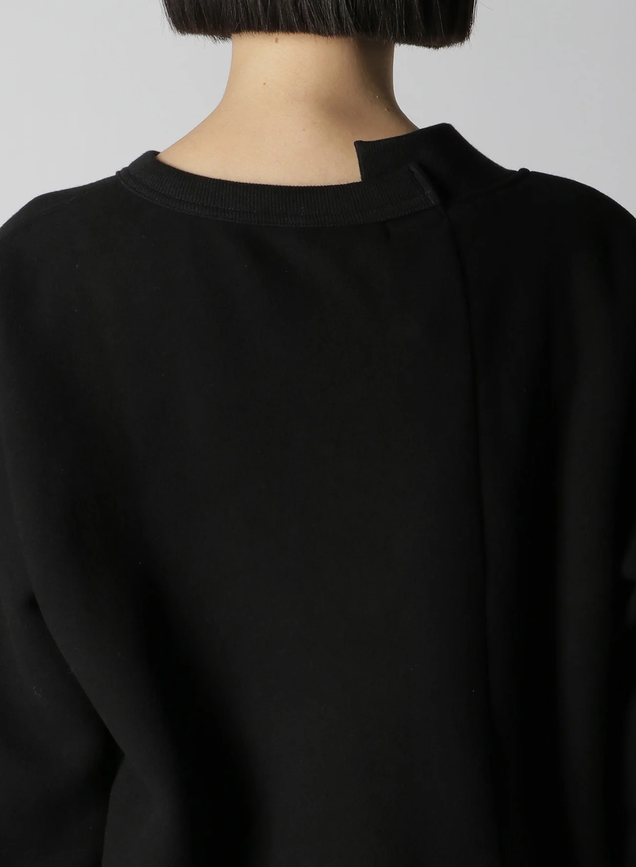 Liy/C BACKSIDE FLEECE R-V NECK COMBINATION - Image 9