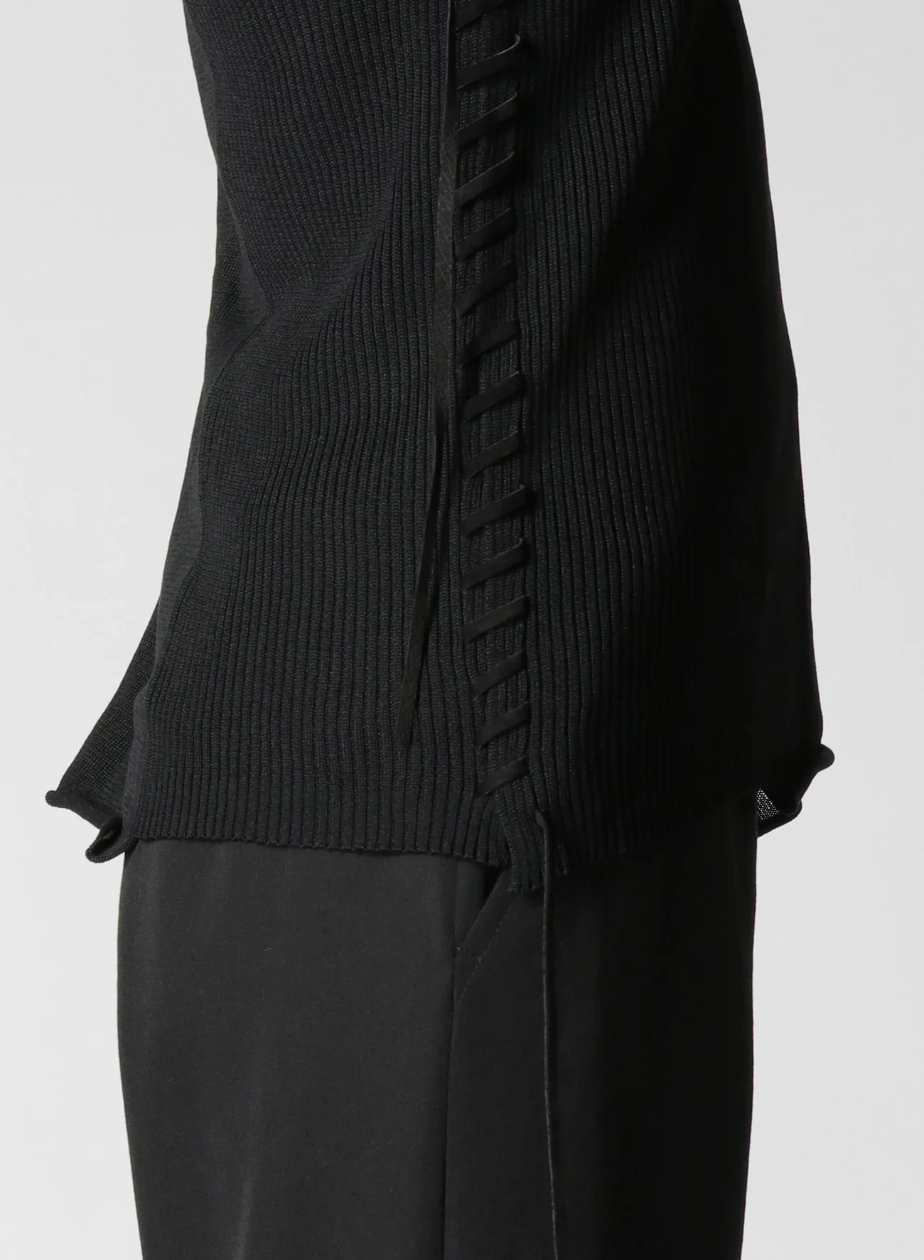 12G RIB, PLAIN STITCH, STRING ASYMMETRIC FLARE PO WITH STRING - Image 9