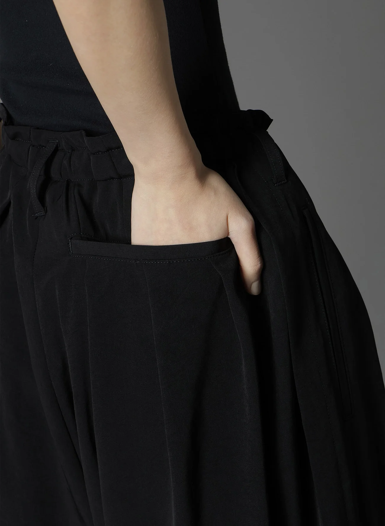 CREPE DE CHINE BALLOON PANTS - Image 6
