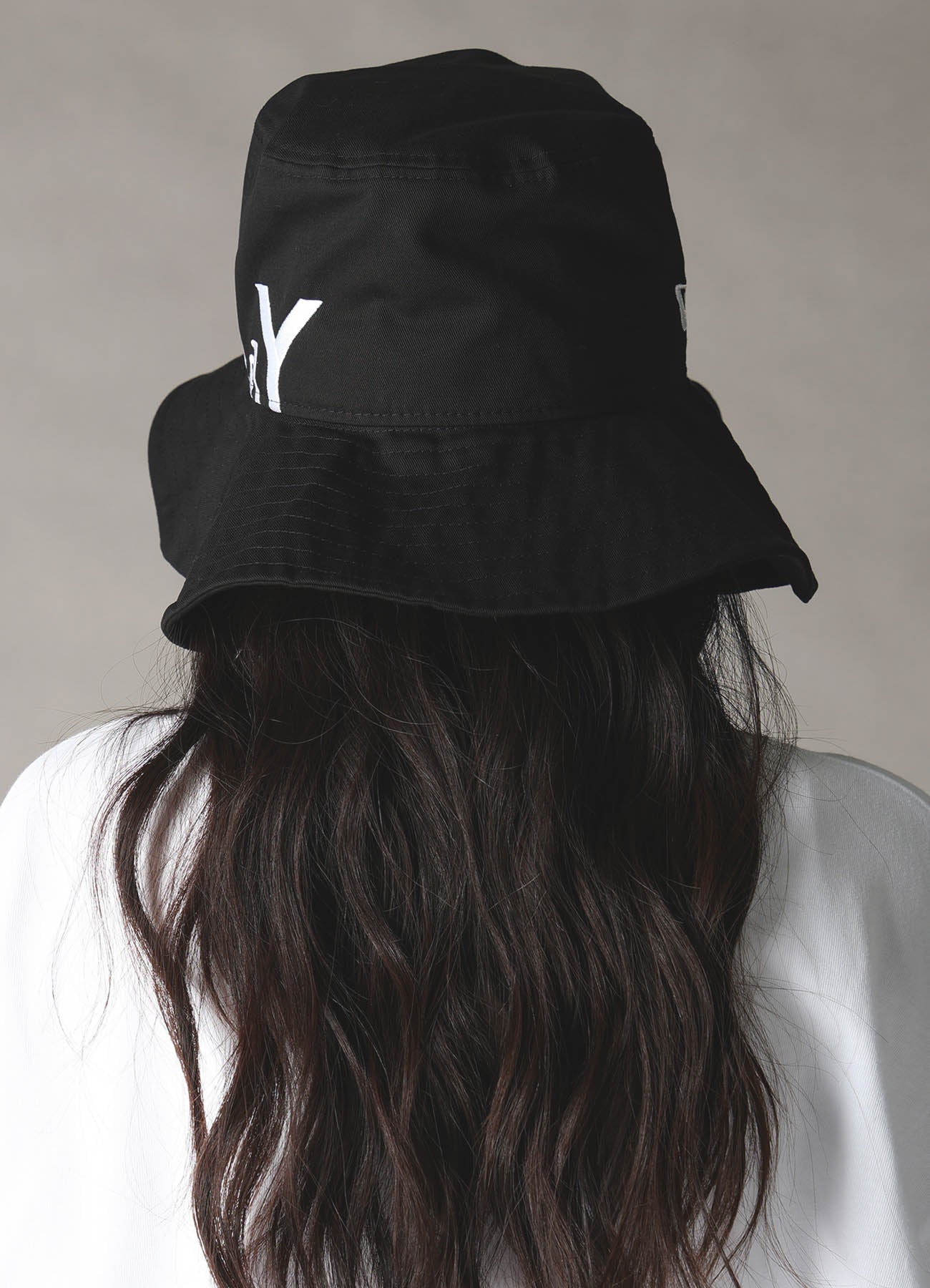 Ground Y×NEW ERA ADV LIGHT GY SIDE LOGO BLK WHT - Image 8