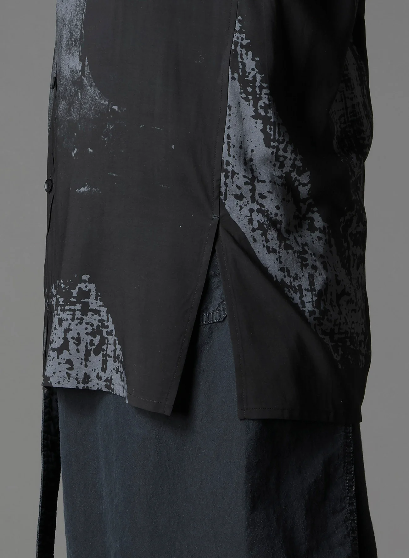 RAYON PRINT  NUMBER PATTERN LONG SHIRT - Image 9