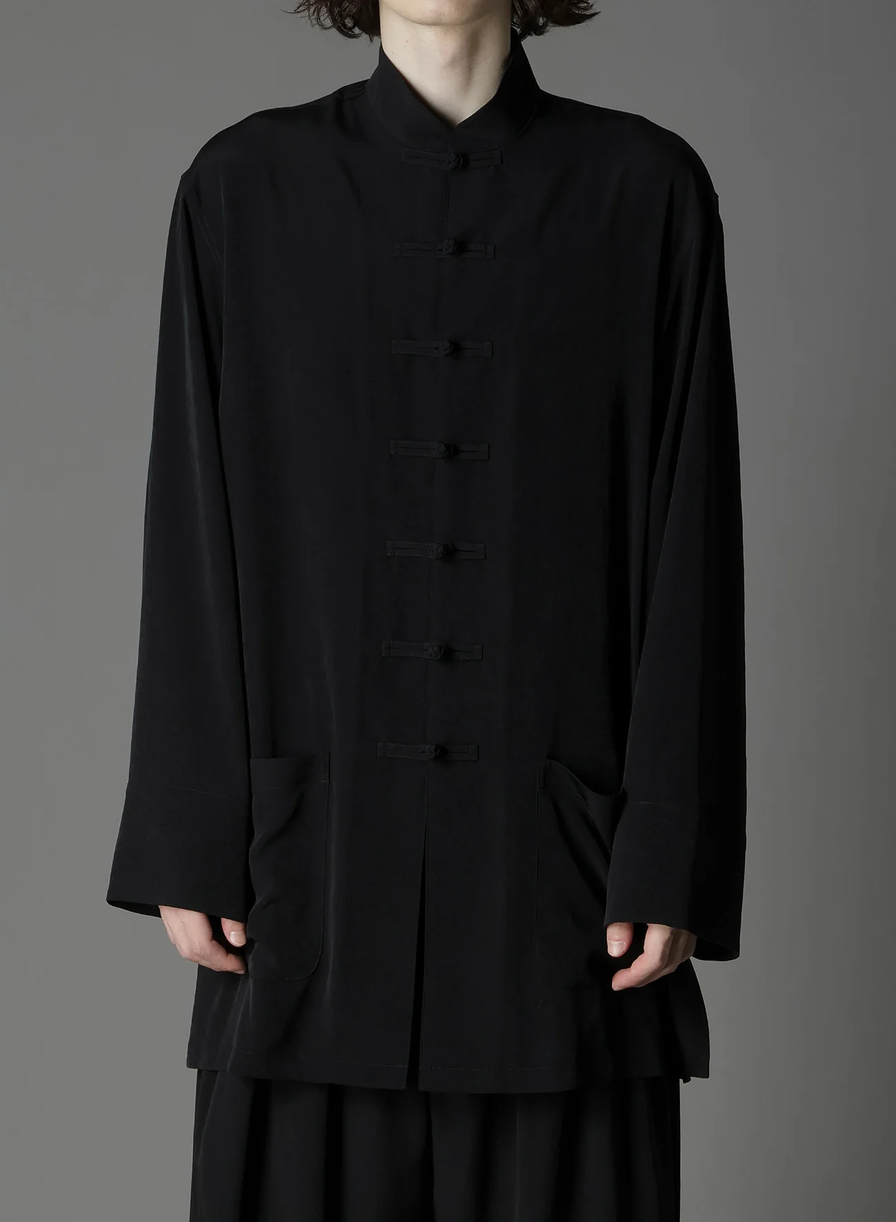 CREPE DE CHINE SHAKA BUTTON STAND COLLAR SHIRT - Image 5