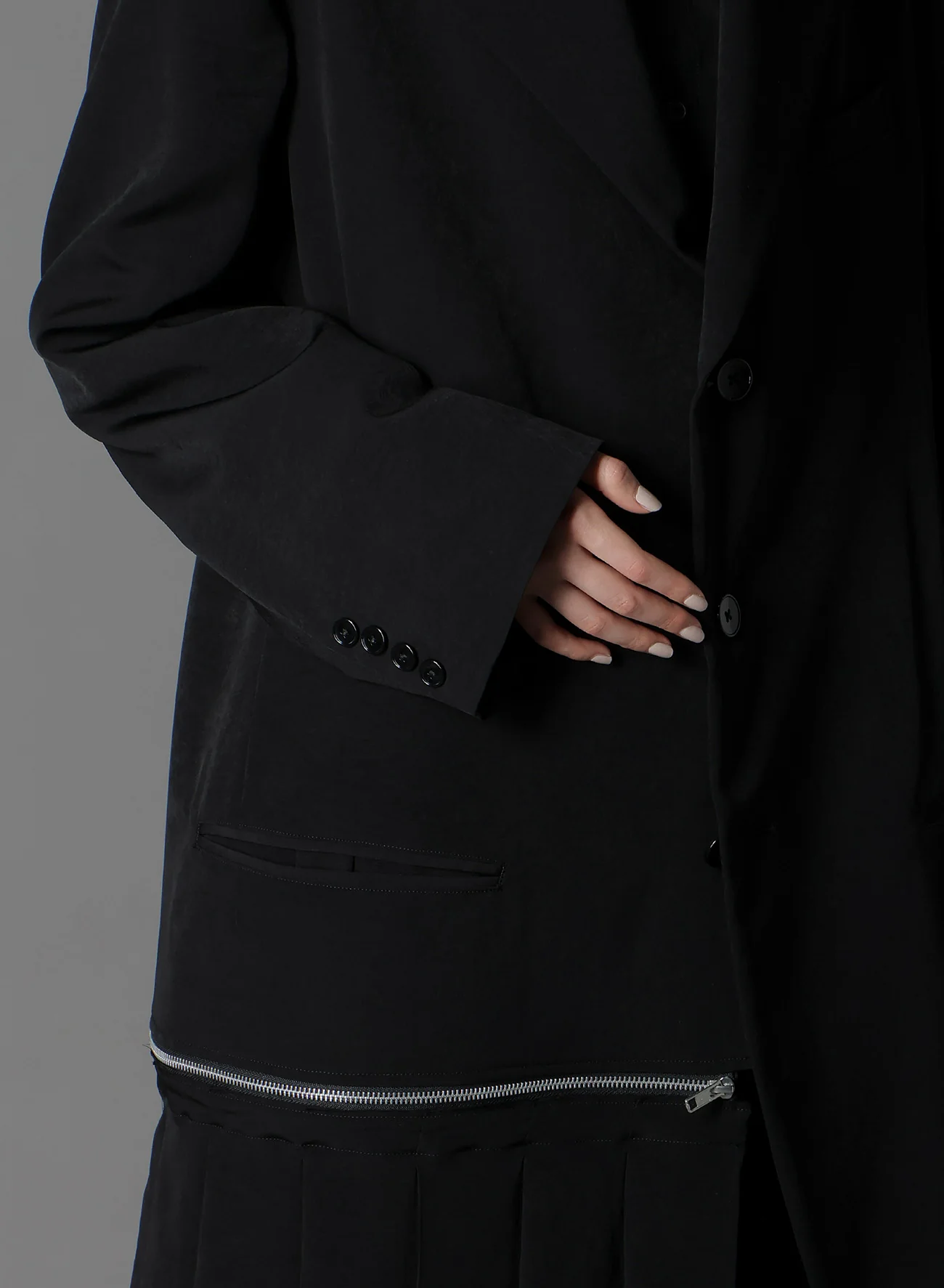 CREPE DE CHINE RIGHT PLEATED JACKET - Image 9