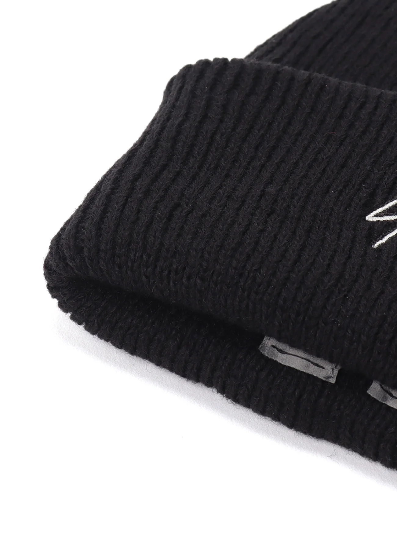 Y-3 KURO KNITTED BEANIE - Image 6