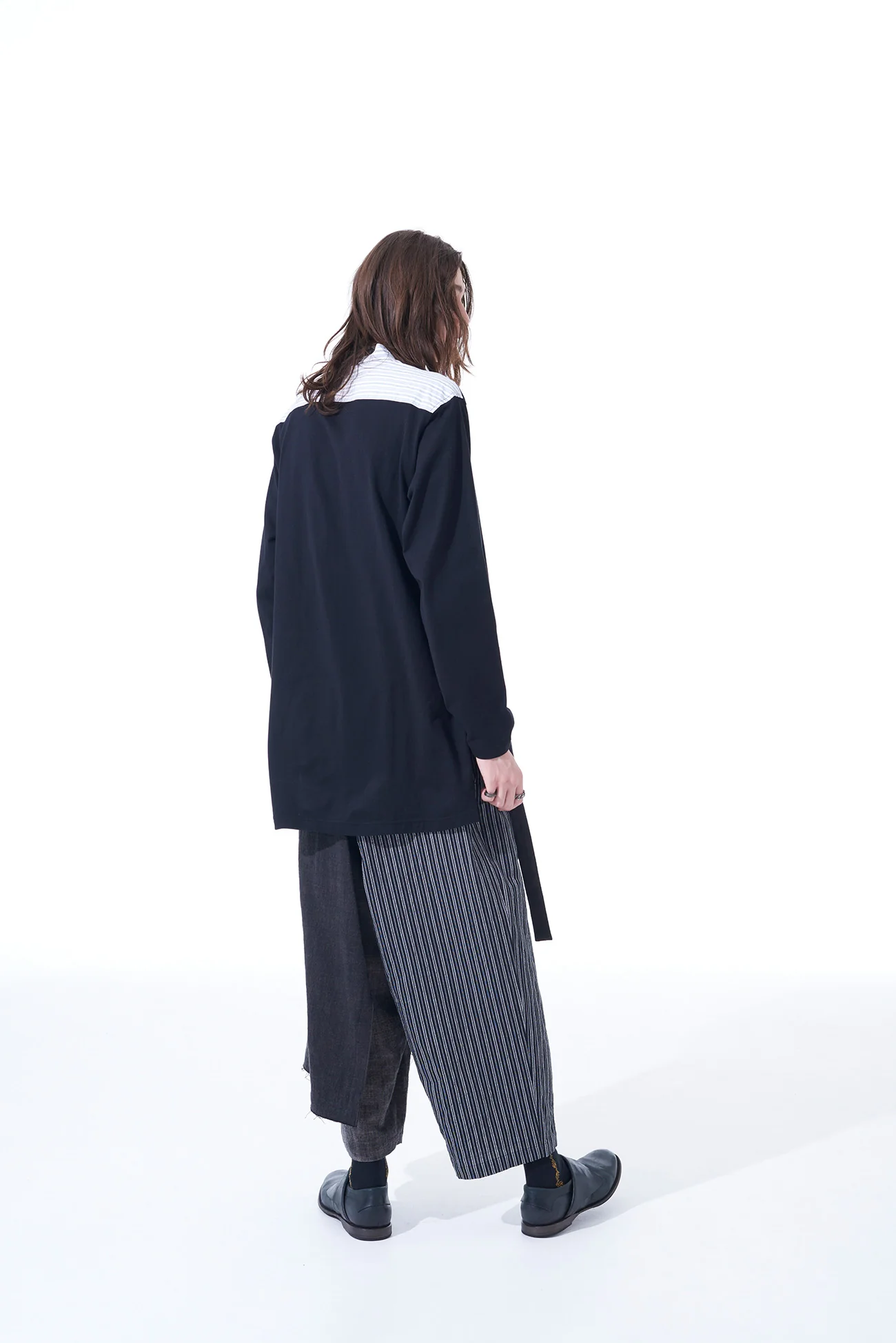 40/2 COTTON JERSEY + STRIPED FABRIC CHEST PIN TUCKED SHIRT - Image 4