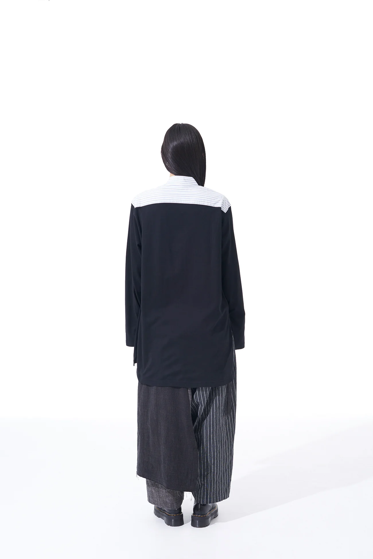 40/2 COTTON JERSEY + STRIPED FABRIC CHEST PIN TUCKED SHIRT - Image 9