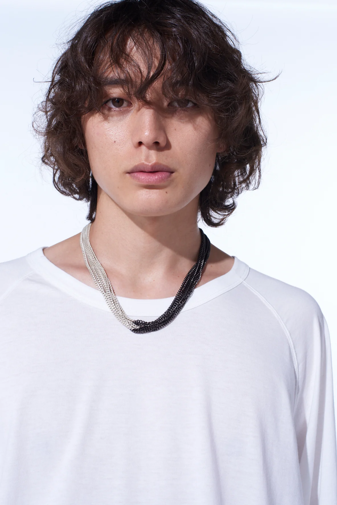 TWO-TONE CONTRAST MULTI CHAIN NECKLACE - Image 6