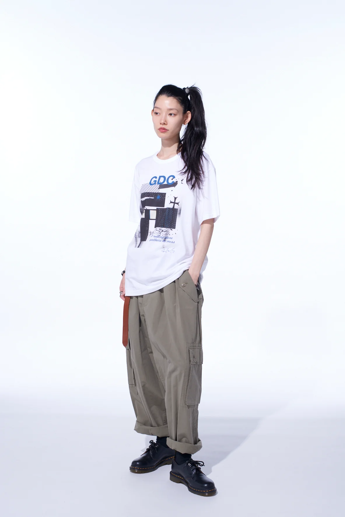 S’YTE × GDC Collaborate Collection- COLLAGE ART GRAPHIC T-SHIRT -fluctuatingly 02- - Image 10